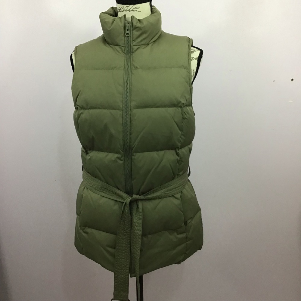 Gap down vest with belt